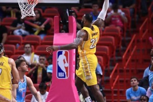  热火主场连胜遭终结无缘东部前三  