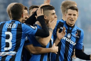  亚特兰大遭遇赛季首败，真蓝黑防线崩盘负于紫百合