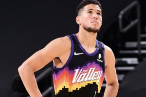  太阳医疗团队获联盟表彰，布克伤病管理成效显著