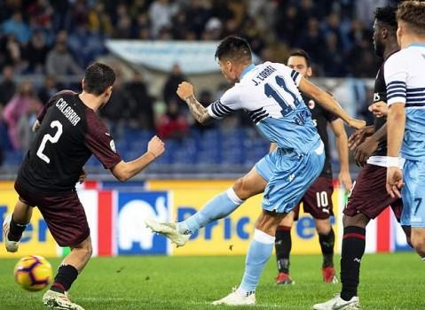  那不勒斯防线失误连连遭对手反击连番打击  